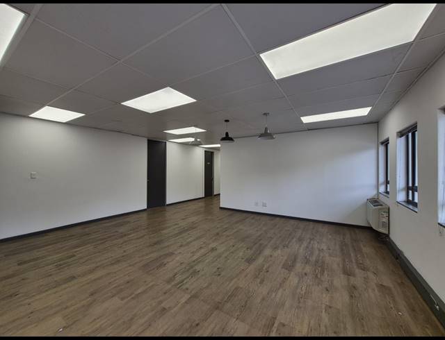 457M² OFFICE TO LET IN HYDE PARK